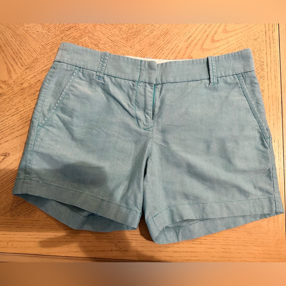 J Crew City Fit Shorts in teal. Size 2. 5” inseam.